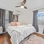 Charming Louisville Apt With Parking And Great Location
