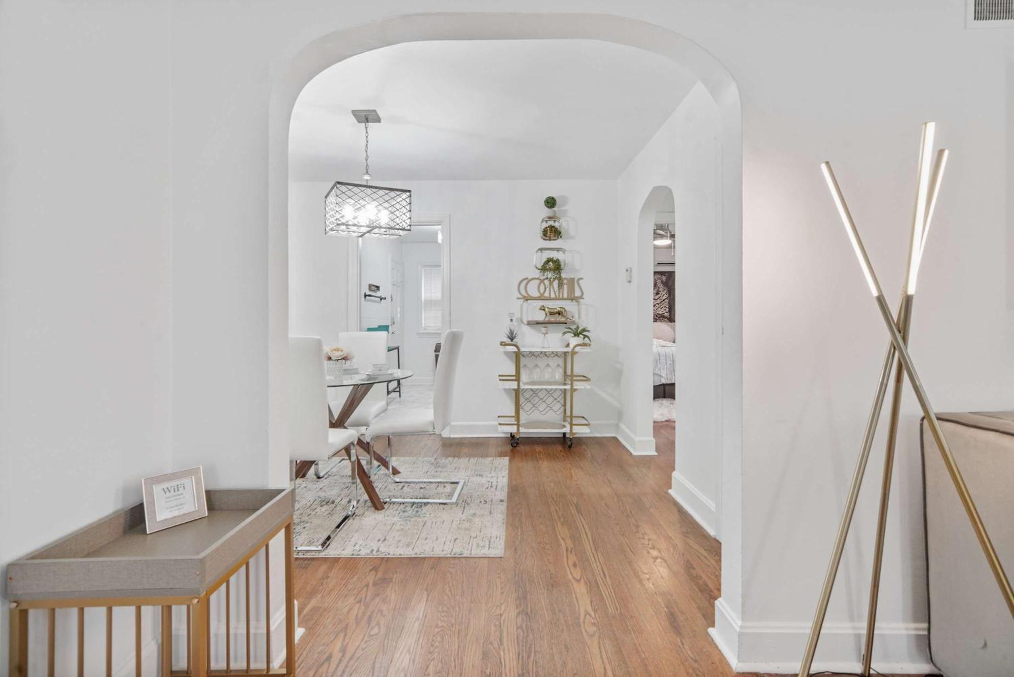 Apartment Charming With Parking And Great Location