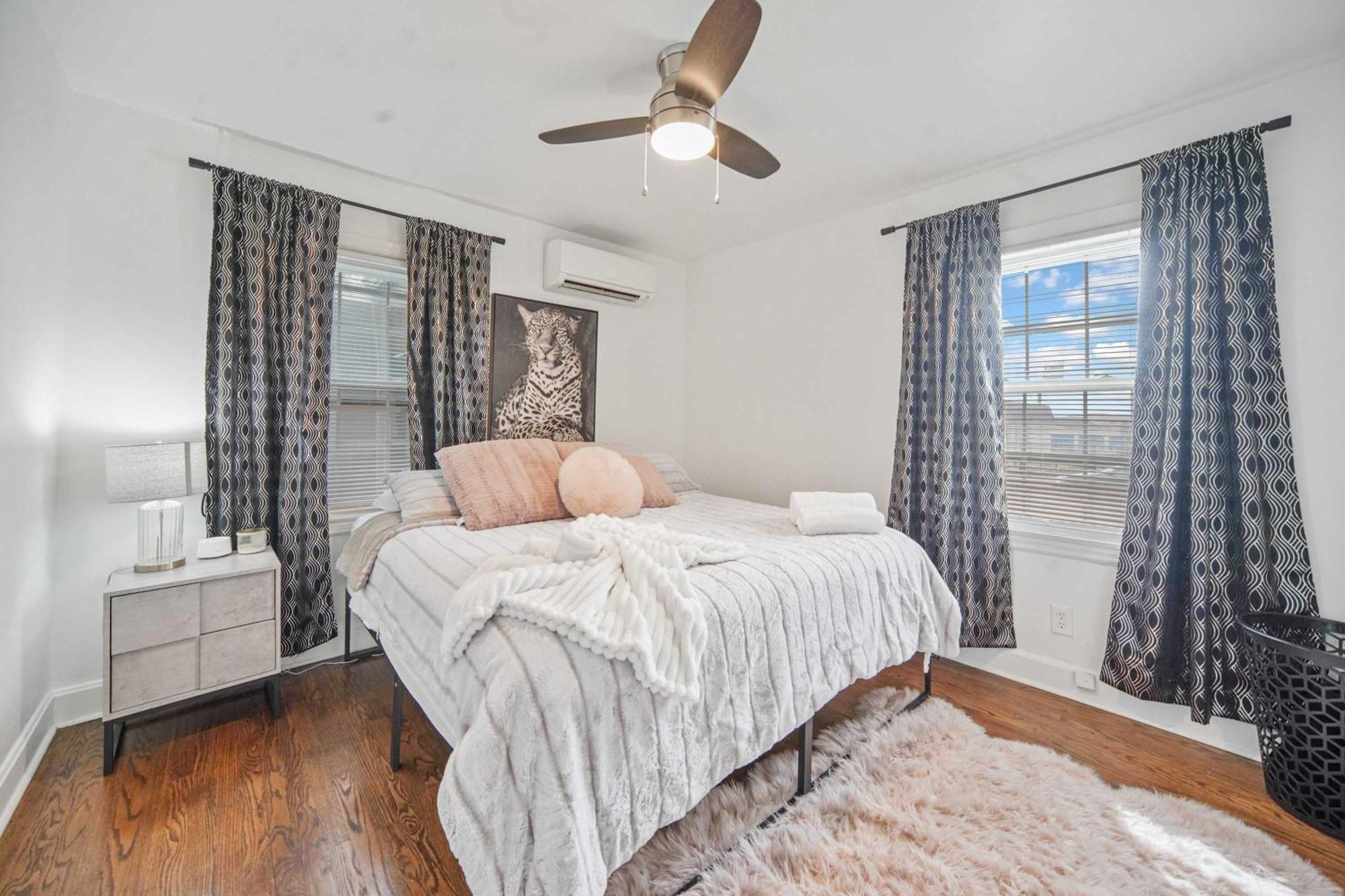 Apartment Charming With Parking And Great Location *