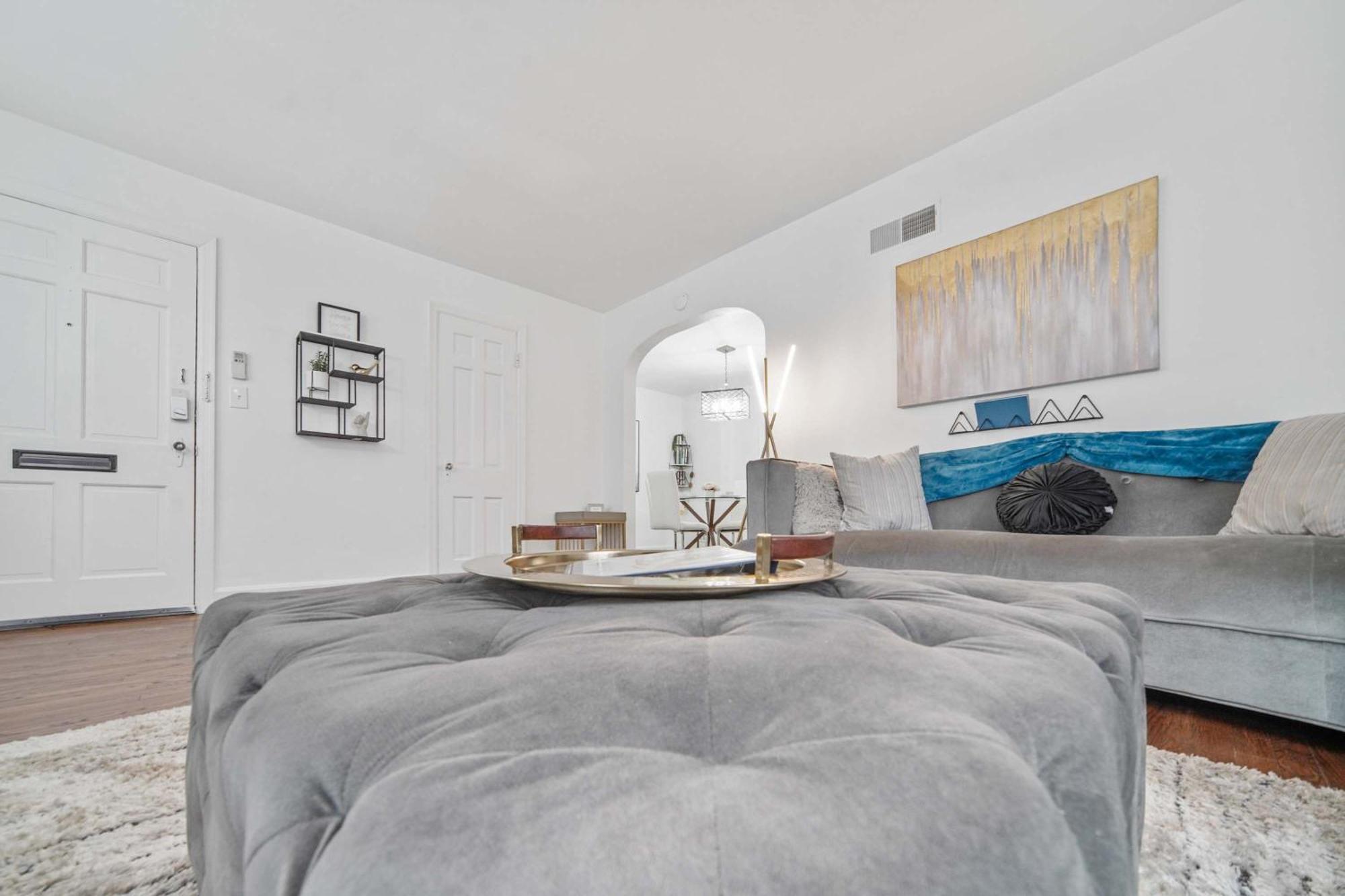 Apartment Charming With Parking And Great Location Louisville