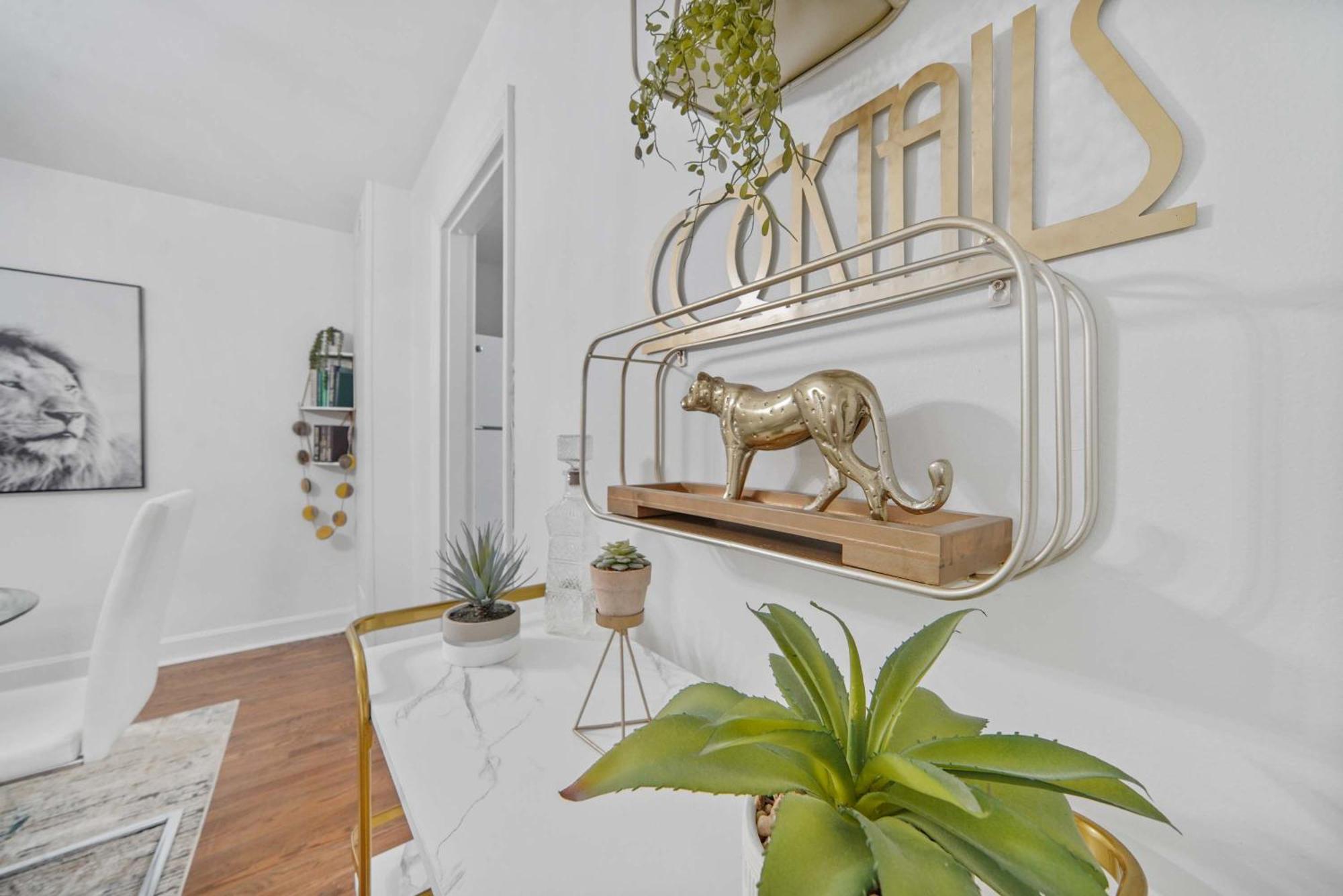 Apartment Charming With Parking And Great Location Louisville
